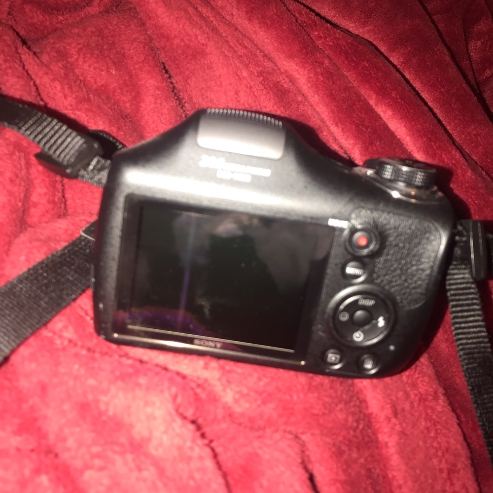 Sony camera - Picture 2 of 5